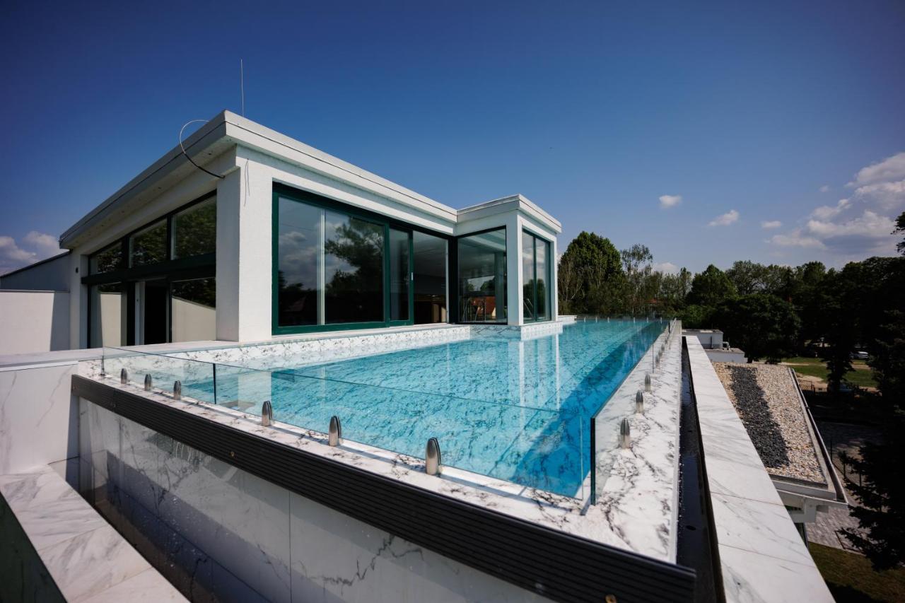 שיופוק White&Blue Apartman מראה חיצוני תמונה